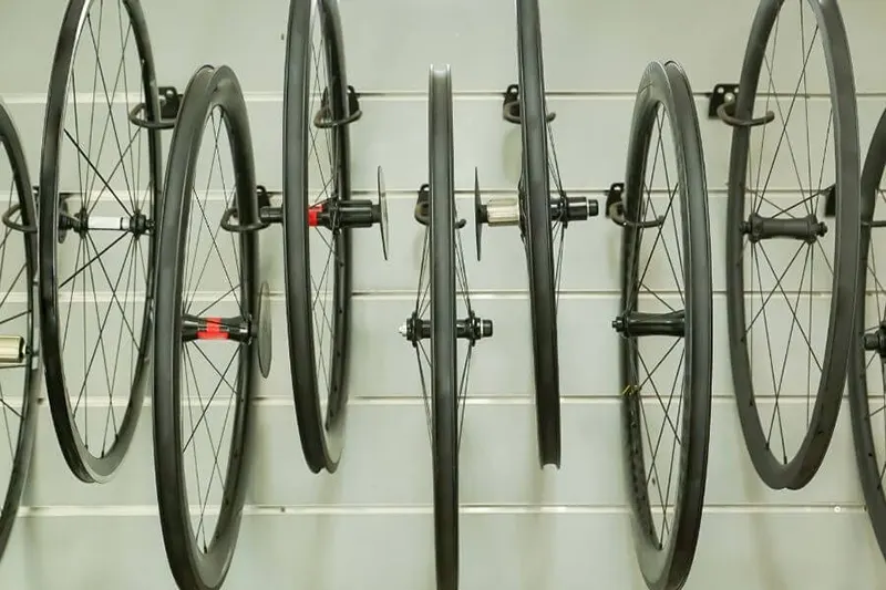 Carbon wheels with profile
